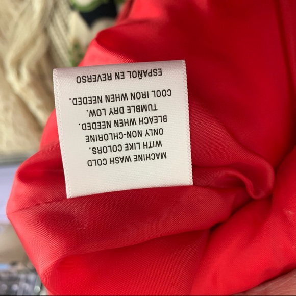 CHARTER CLUB red plaid puffer vest size S with gold zipper and pocket snaps - Picture 12 of 14